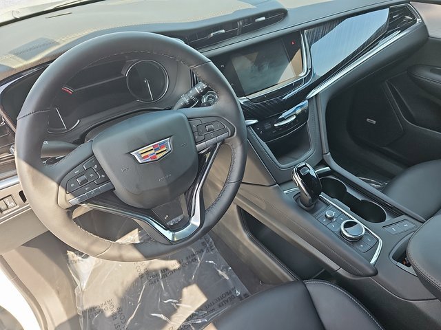 Used 2025 Cadillac XT6 Premium Luxury w/ LPO, Floor Liner Package image 18