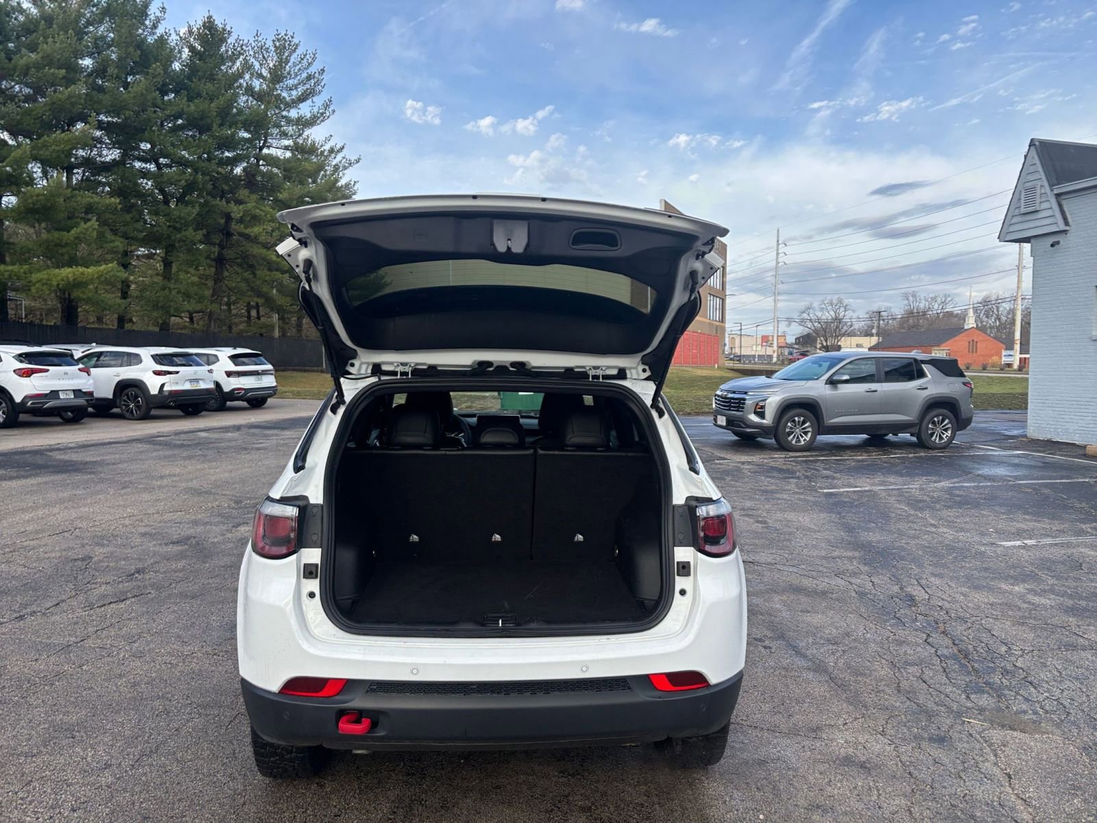 Used 2025 Jeep Compass Trailhawk image 29