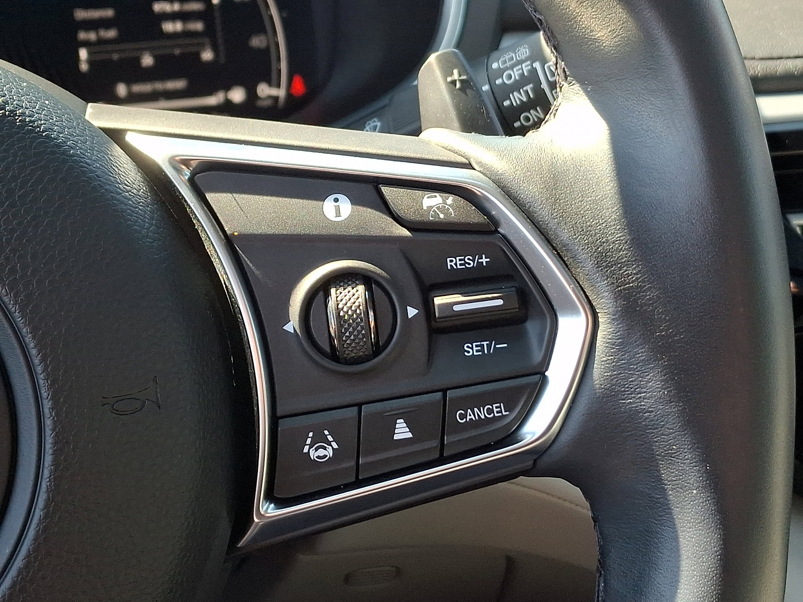 Certified 2023 Acura MDX w/ Technology Package image 24