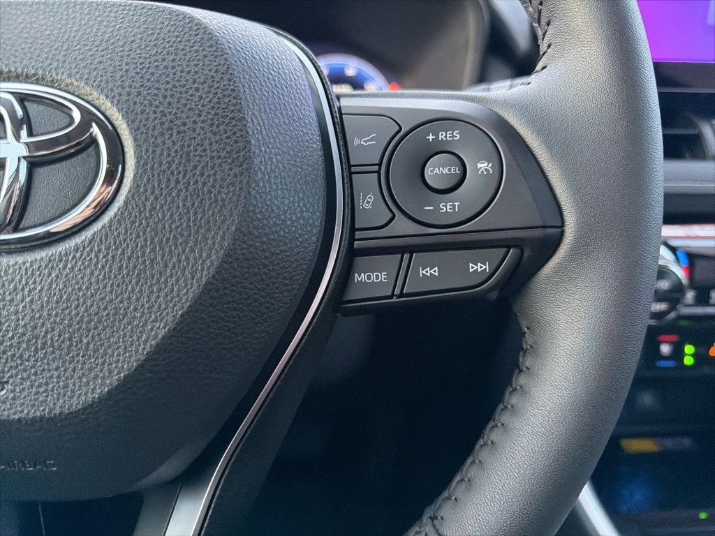 Used 2025 Toyota RAV4 Limited image 15