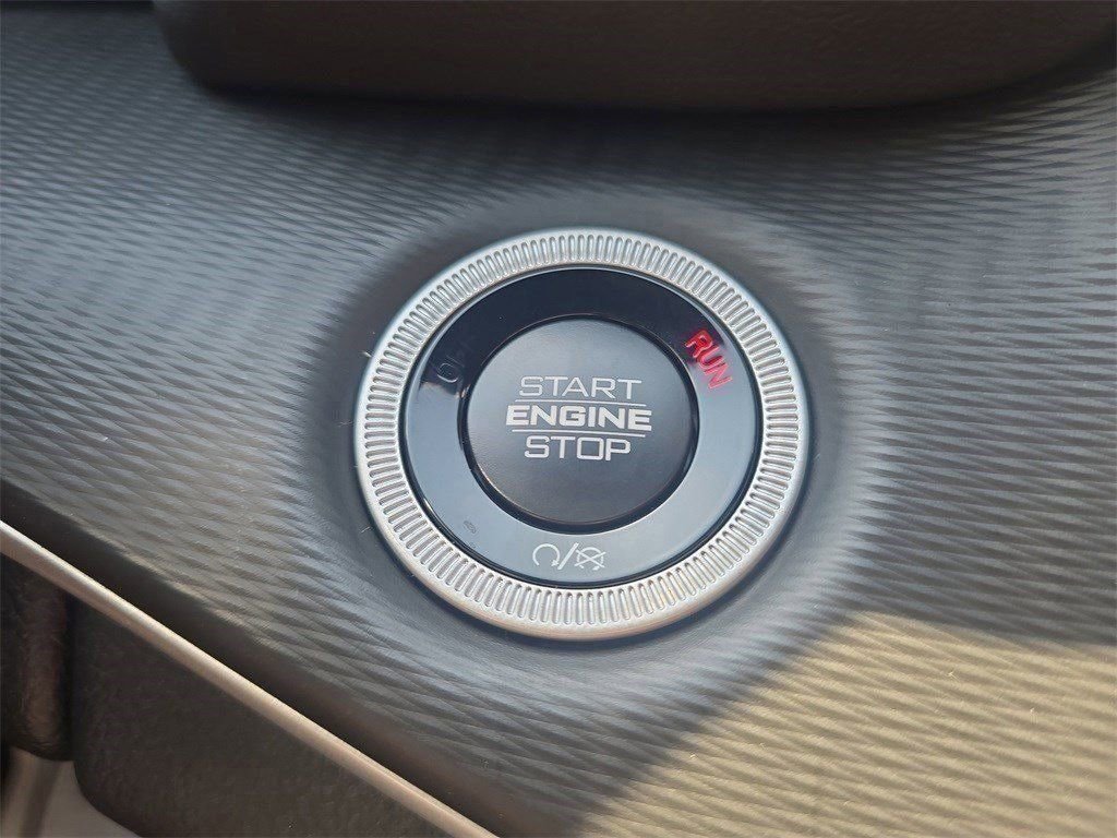 New 2025 Jeep Grand Cherokee L Altitude image 22