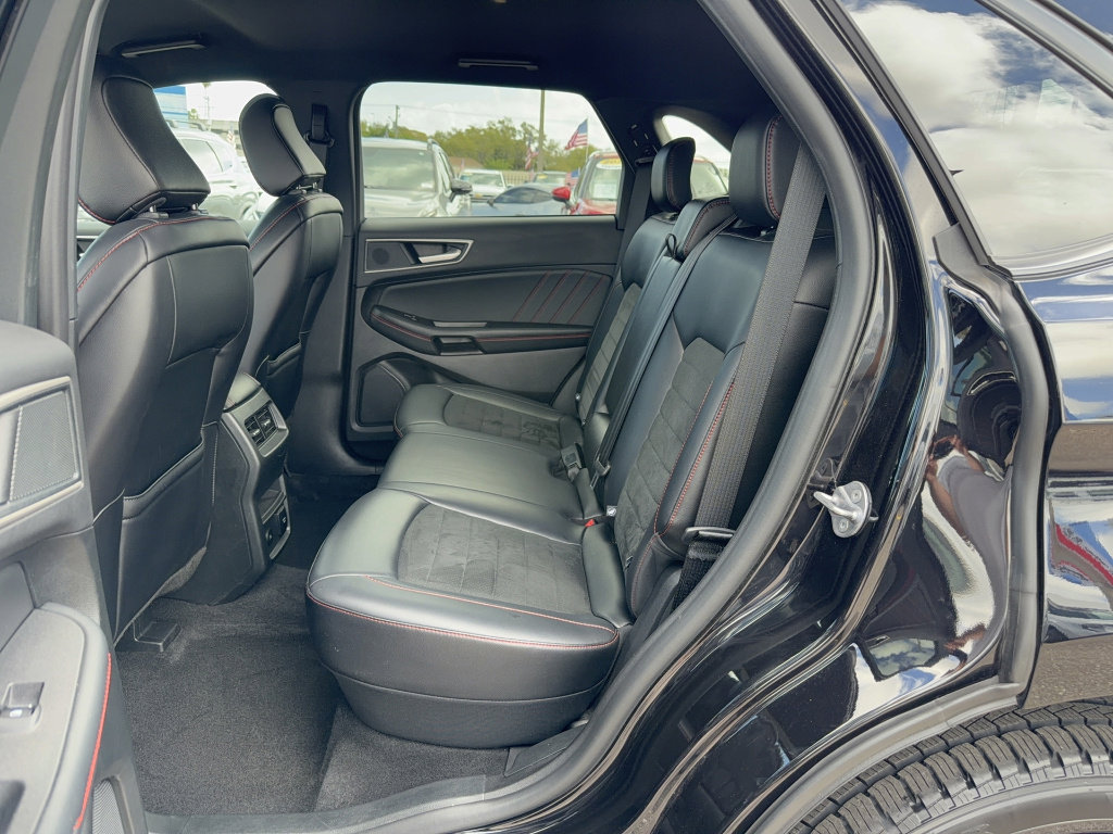 Certified 2024 Ford Edge ST-Line image 13