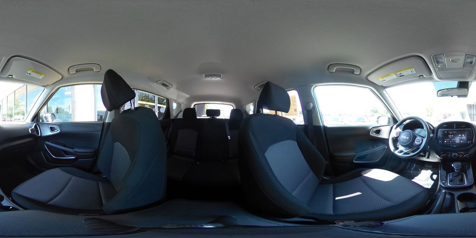 Used 2025 Kia Soul LX w/ LX Technology Package FWD image 41