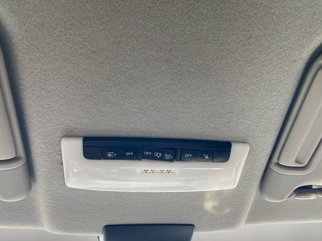 Used 2021 Nissan Kicks SR w/ Interior Electronics Package FWD image 27