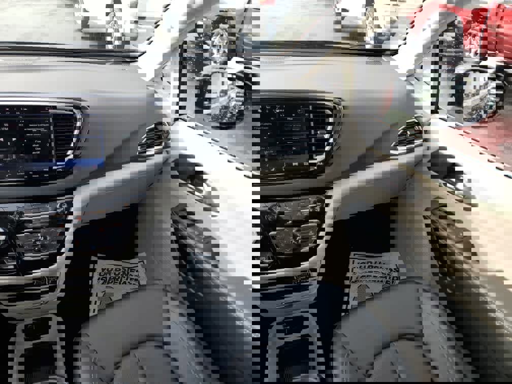Certified 2024 Chrysler Pacifica Touring-L image 15