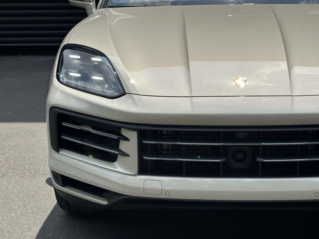 Certified 2025 Porsche Cayenne E-Hybrid AWD/4WD image 10