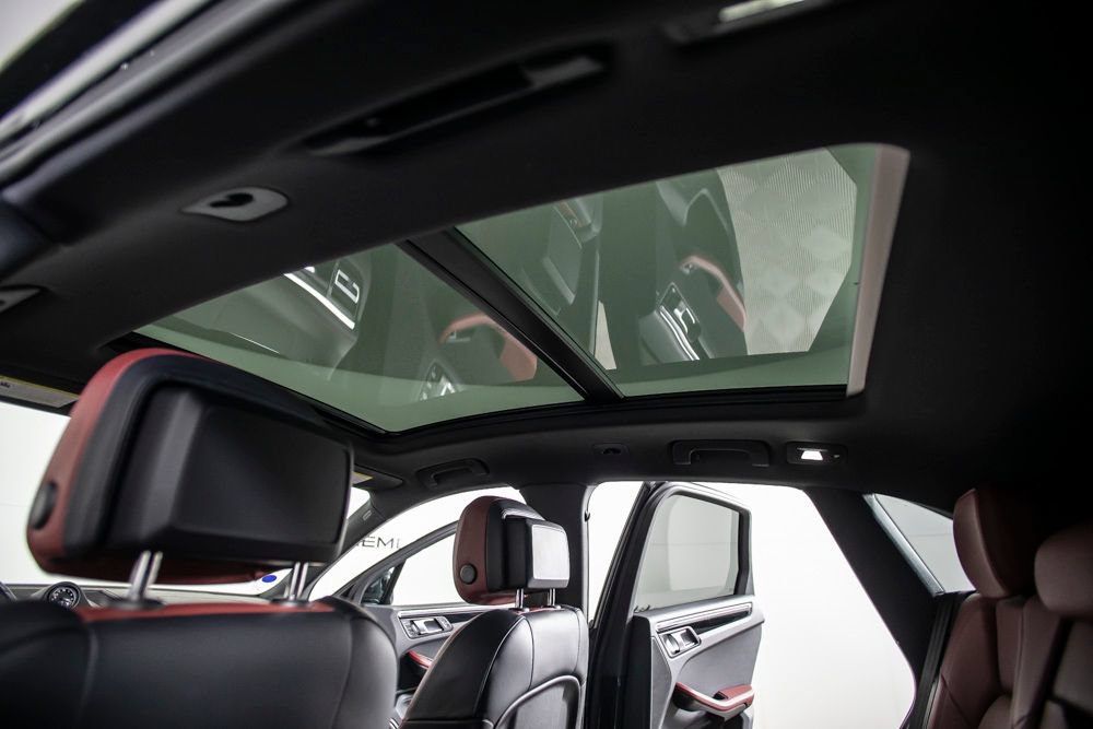 Used 2024 Porsche Macan w/ Premium Plus Package AWD/4WD image 22