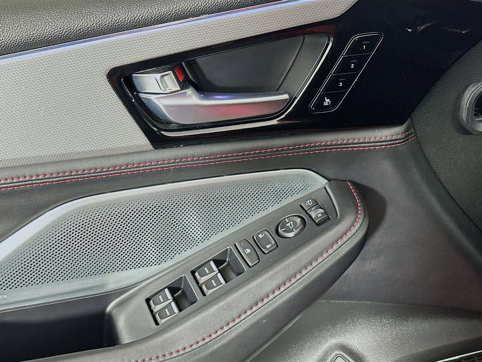 Used 2025 Acura MDX A-Spec AWD/4WD image 15