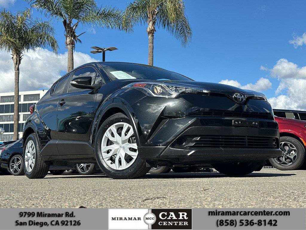 Used 2019 Toyota C-HR LE FWD image 1