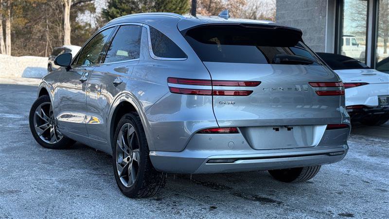Used 2023 Genesis Electrified GV70 Advanced image 3