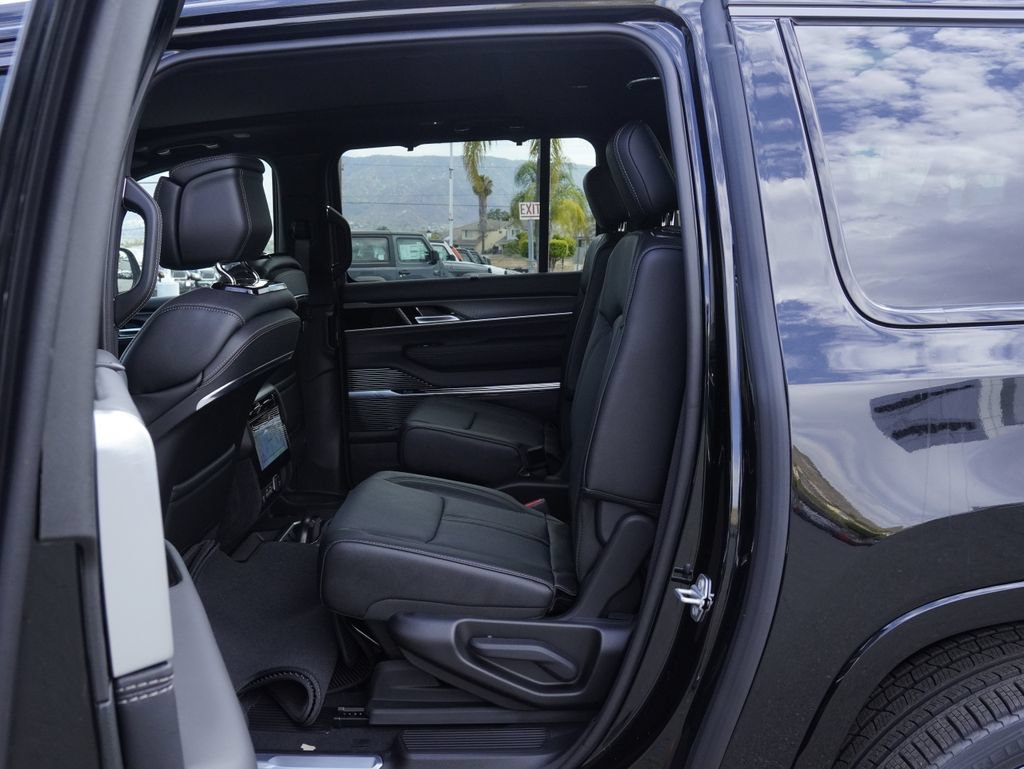 New 2026 Jeep Grand Wagoneer L Summit w/ Premium Group III AWD/4WD image 28