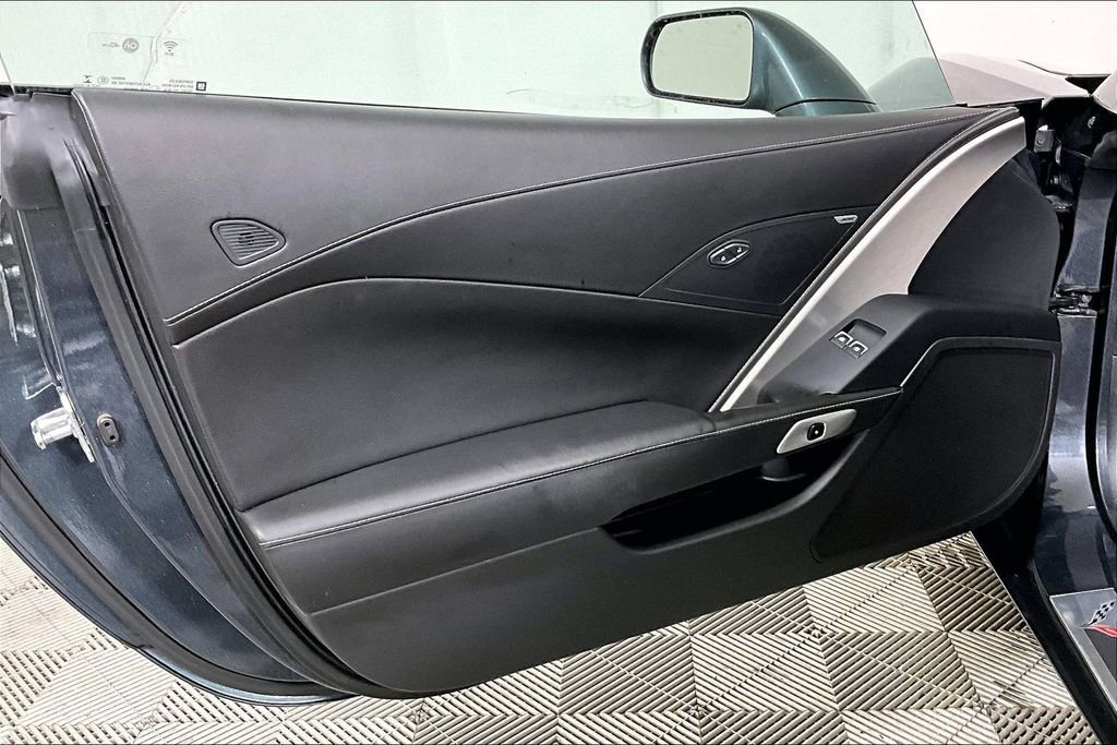 Used 2017 Chevrolet Corvette Stingray Coupe w/ 1LT image 20