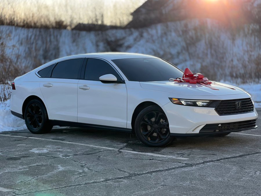 Used 2023 Honda Accord EX image 2