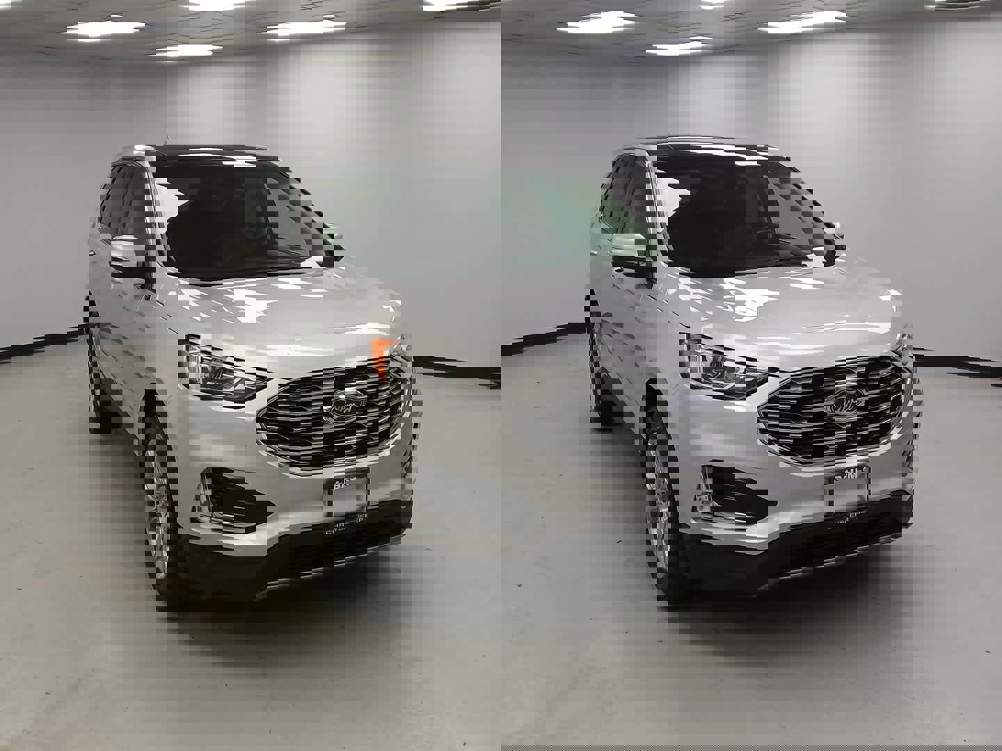 Used 2019 Ford Edge Titanium w/ Cold Weather Package image 2