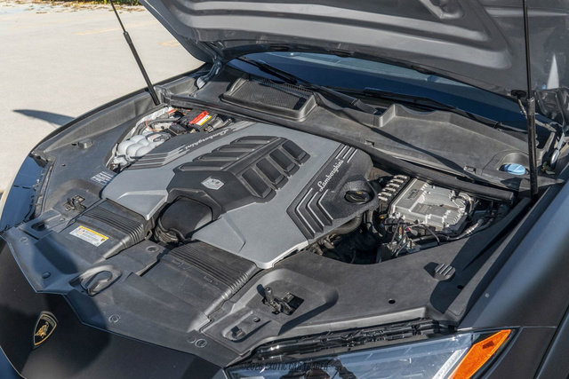 Used 2021 Lamborghini Urus image 17