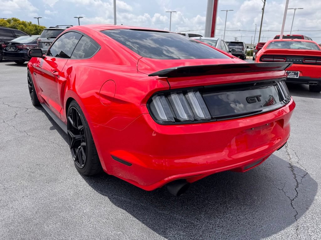 Used 2017 Ford Mustang GT RWD image 3