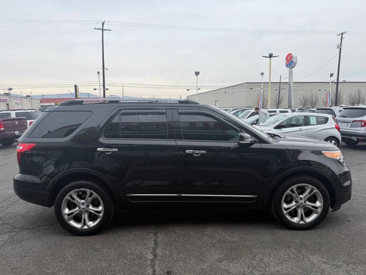 Used 2015 Ford Explorer Limited w/ Equipment Group 302A image 4
