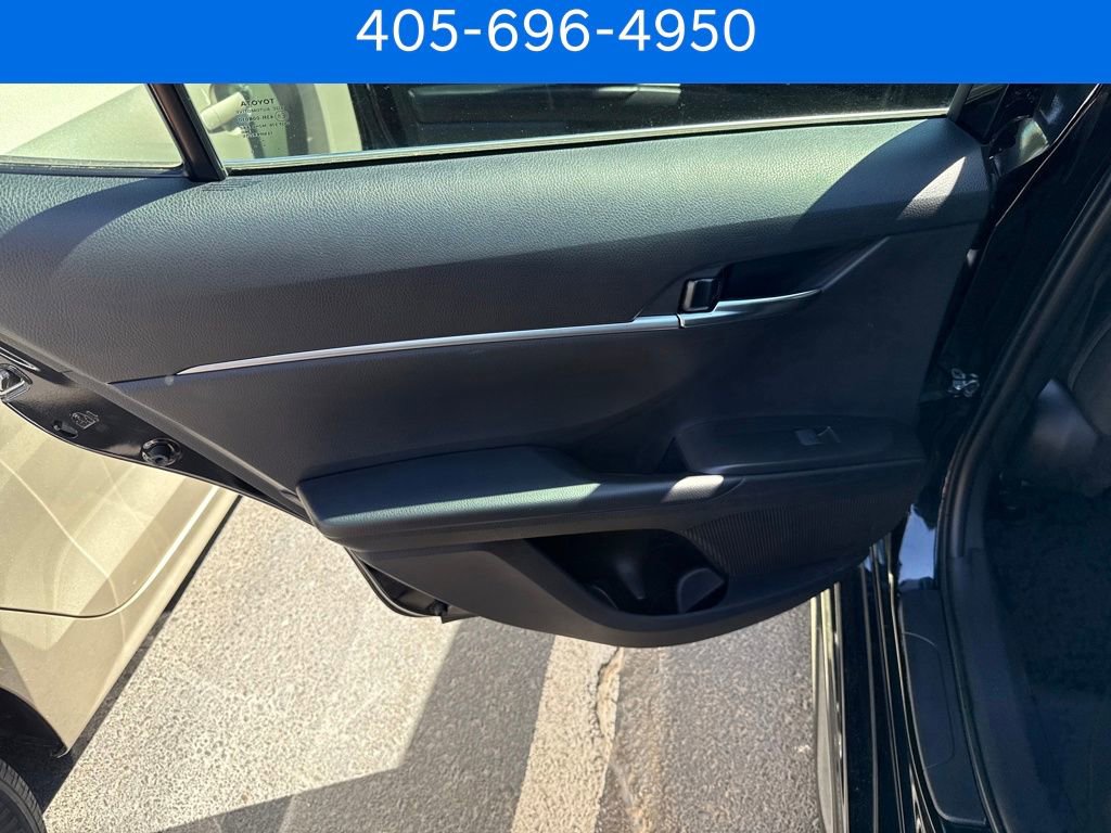 Used 2022 Toyota Camry SE image 14