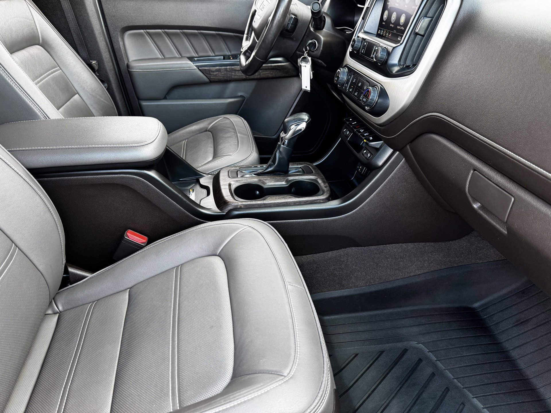 Used 2022 GMC Canyon Denali image 12