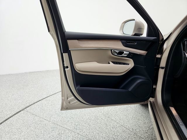 New 2026 Volvo XC90 B6 Plus w/ Protection Package image 23