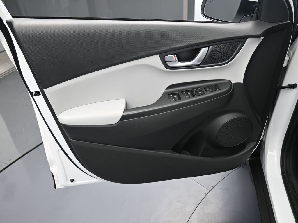 Used 2022 Hyundai Kona SEL w/ Convenience Package image 13