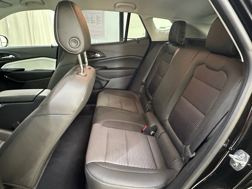 Certified 2025 Chevrolet Trax LT w/ LT Convenience Package image 16