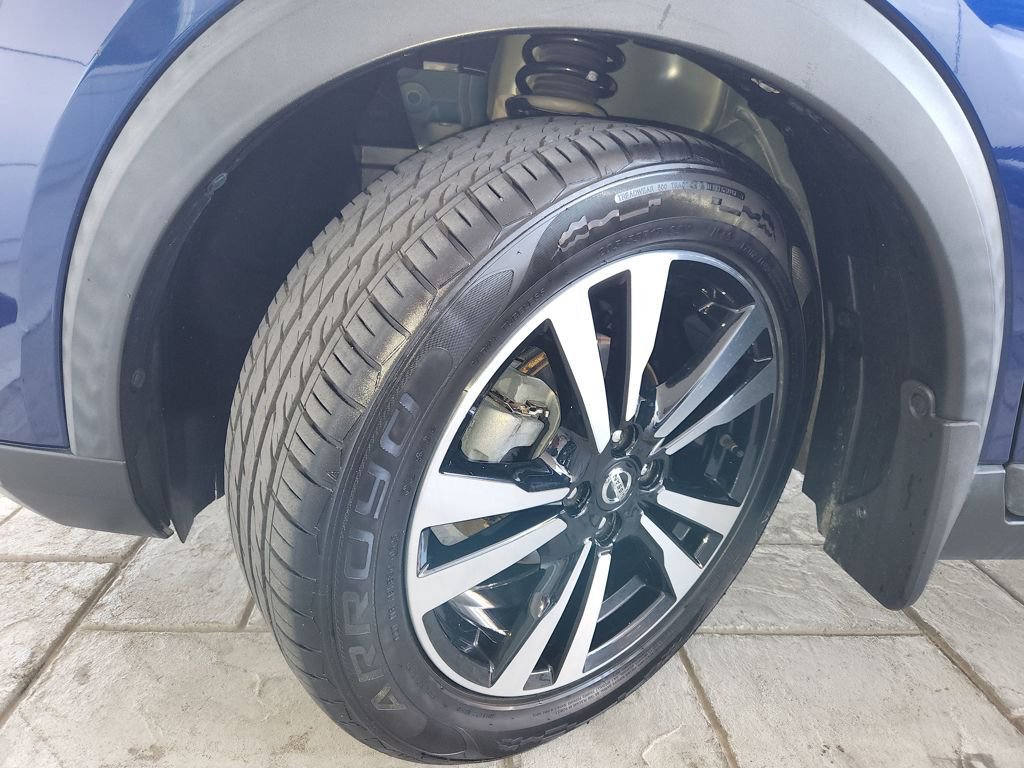 Certified 2020 Nissan Kicks SV image 30