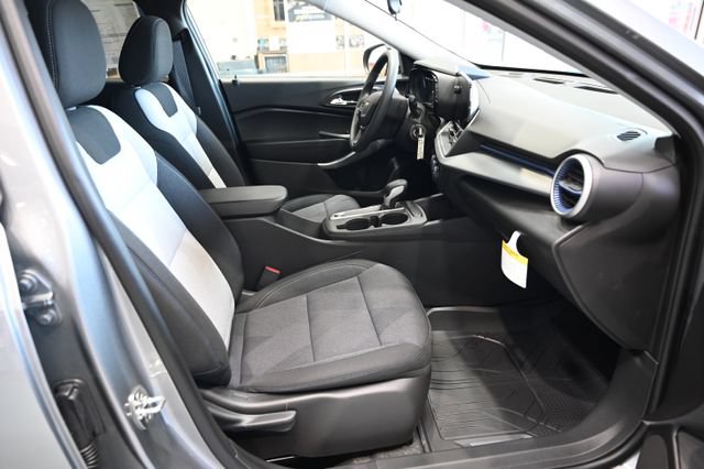 New 2026 Chevrolet Trax LS w/ LS Convenience Package FWD image 10