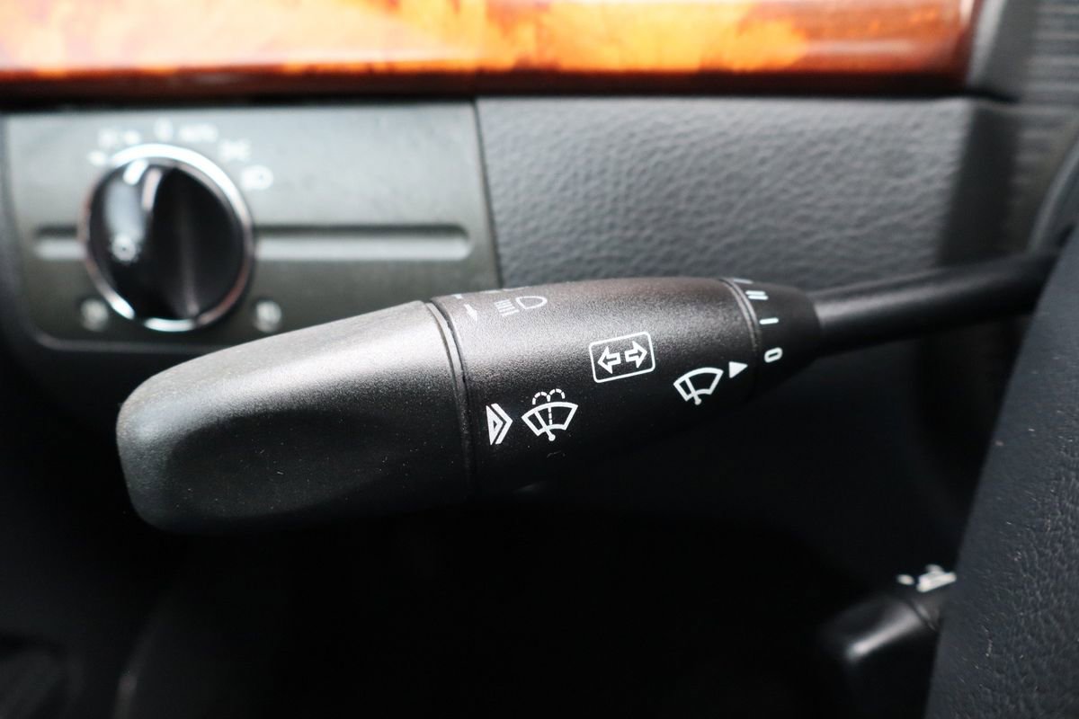 Used 2005 Mercedes-Benz E 500 4MATIC image 33