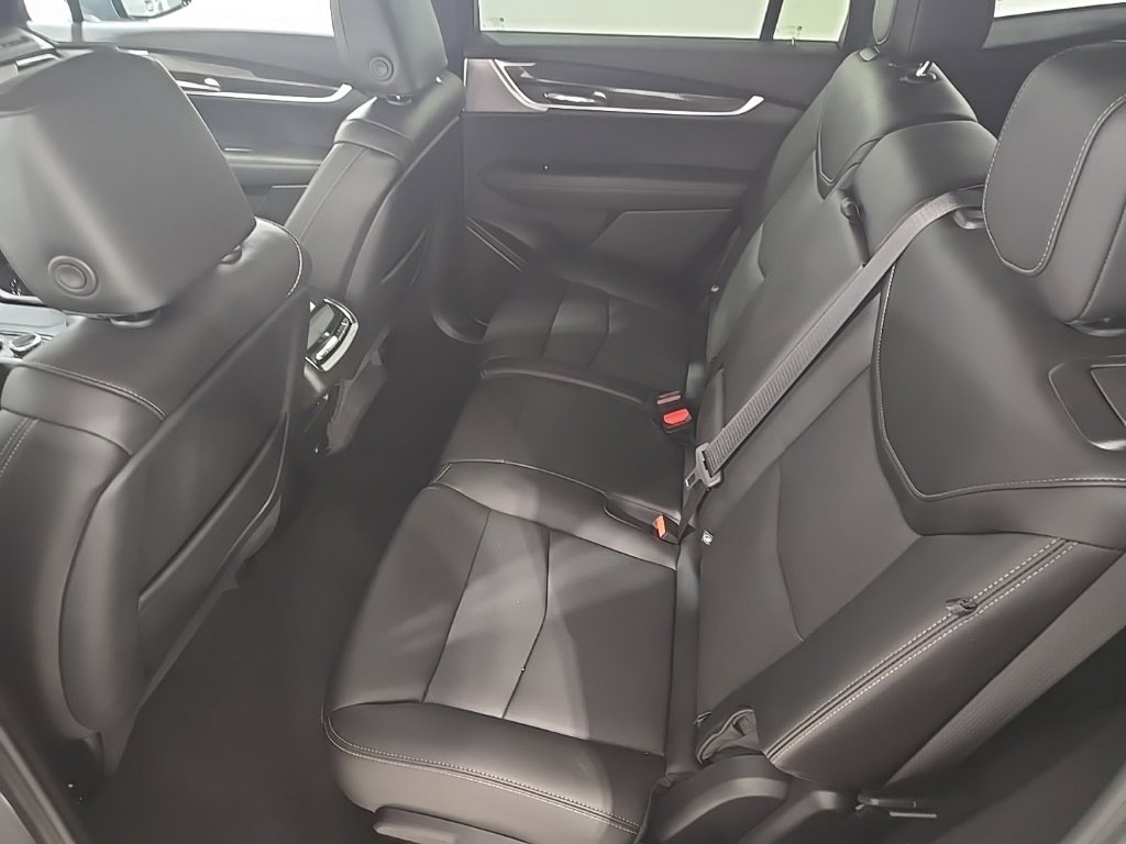 Used 2024 Cadillac XT6 Sport image 22