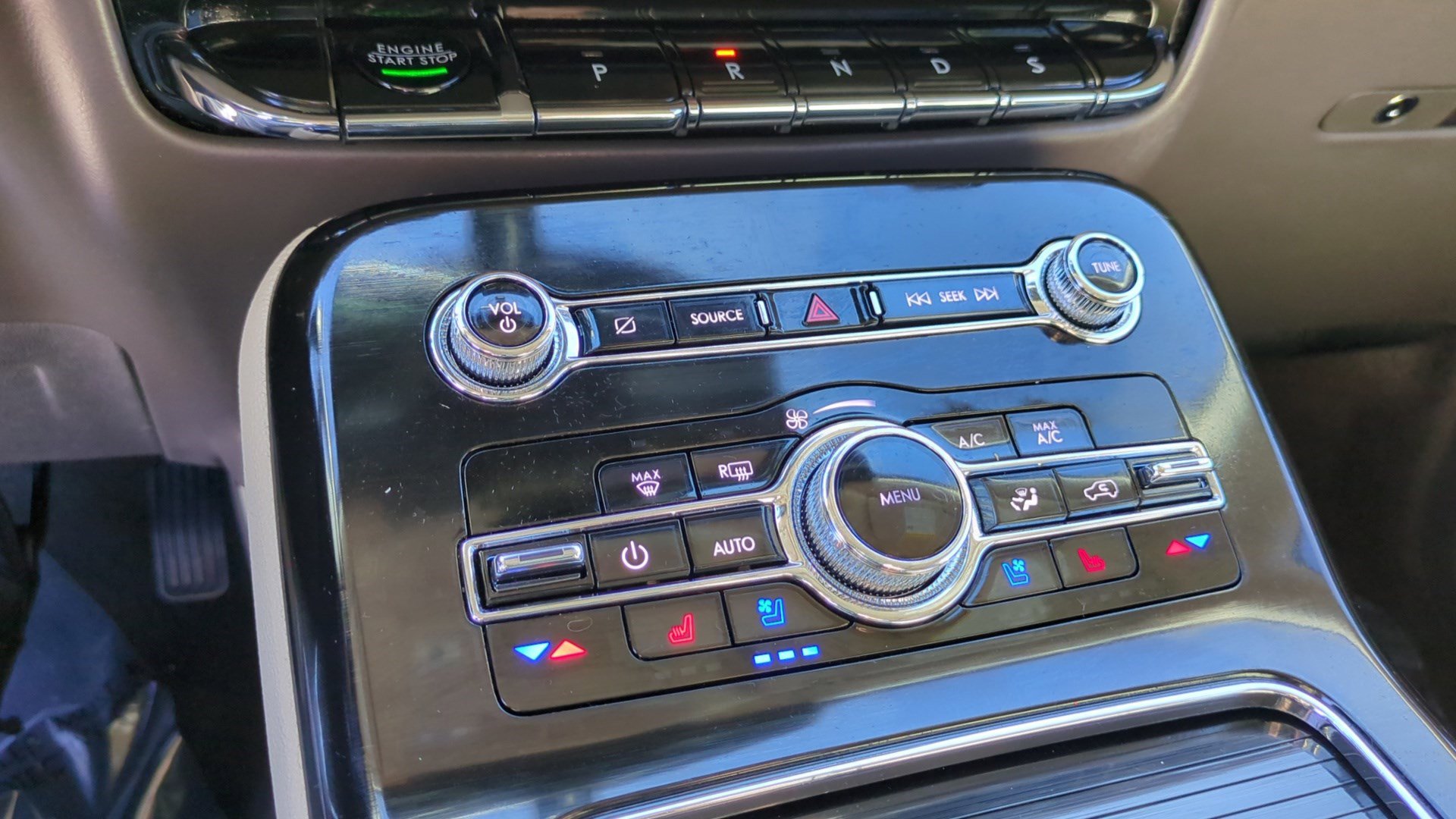 Used 2023 Lincoln Nautilus Reserve image 26