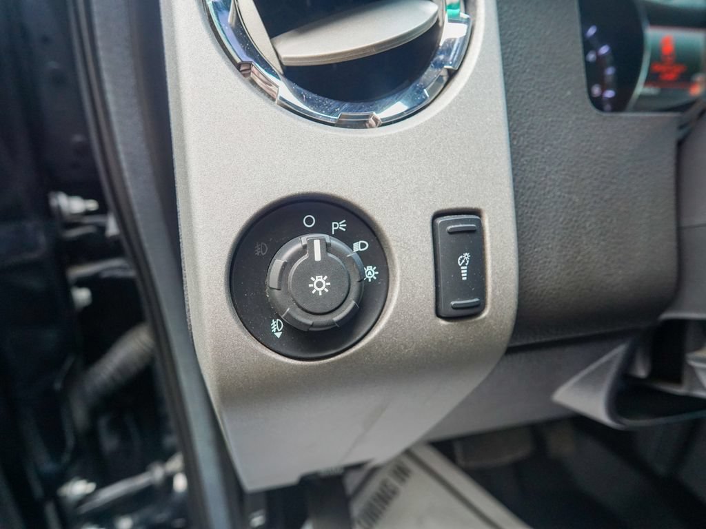 Used 2016 Ford F350 Lariat w/ Lariat Interior Package AWD/4WD image 19