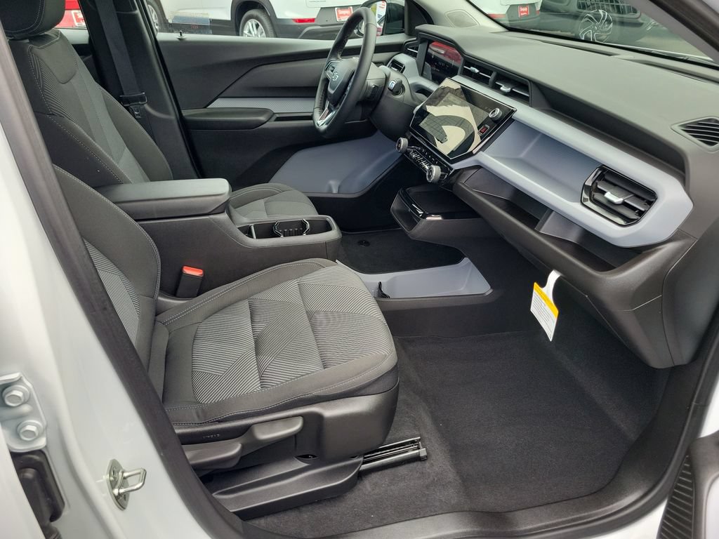 Used 2027 Chevrolet Bolt LT w/ Comfort Package FWD image 16