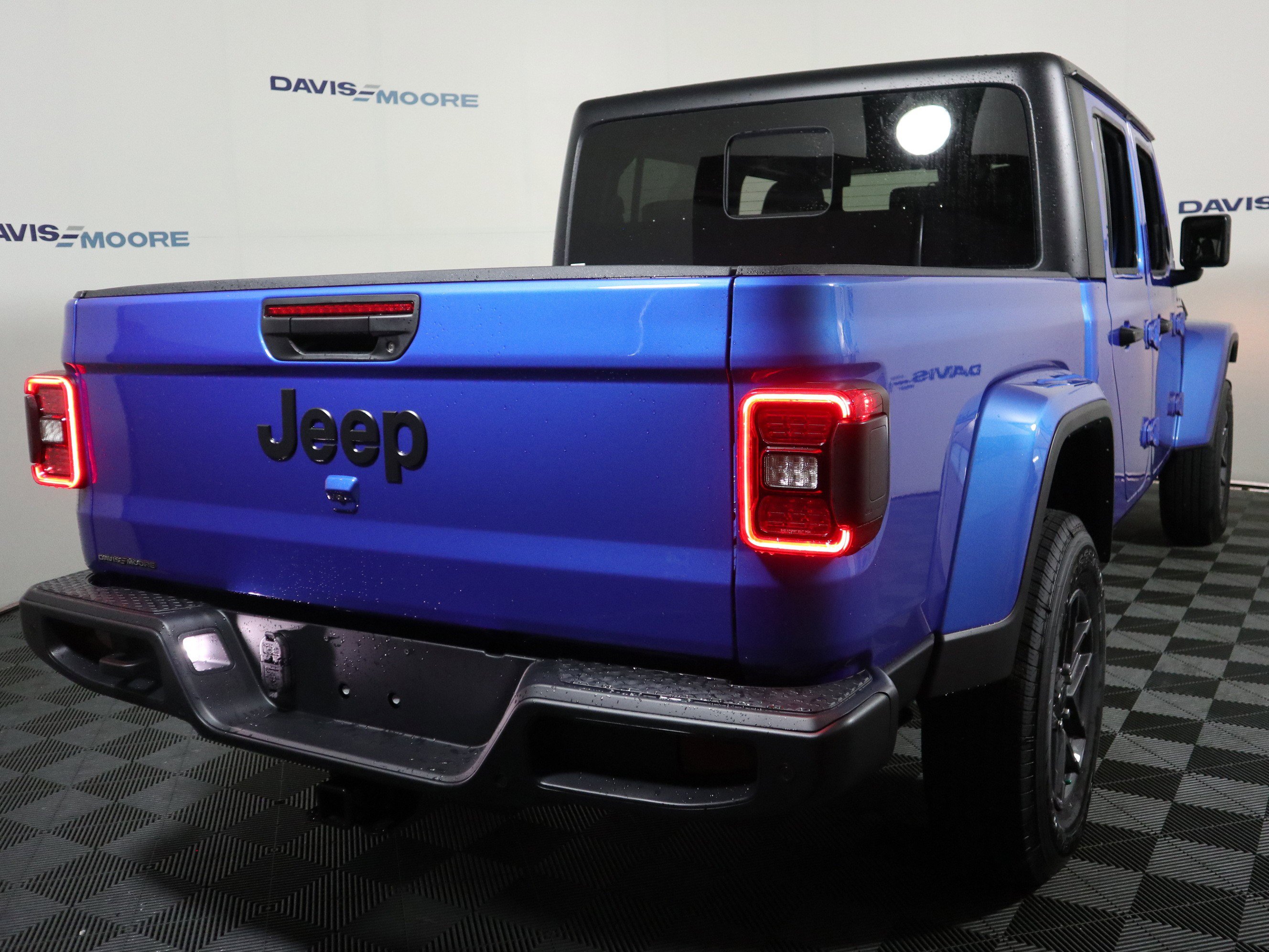 New 2025 Jeep Gladiator Sport AWD/4WD image 6