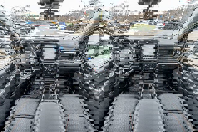 New 2026 Ford F250 Lariat w/ Black Appearance Package image 18
