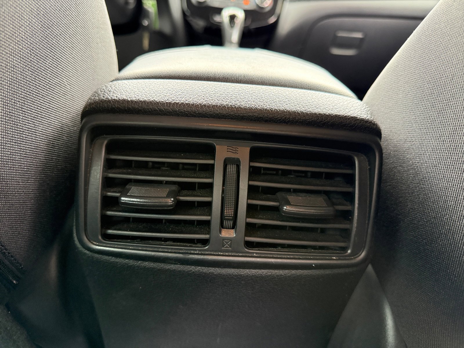 Used 2019 Nissan Rogue S image 32