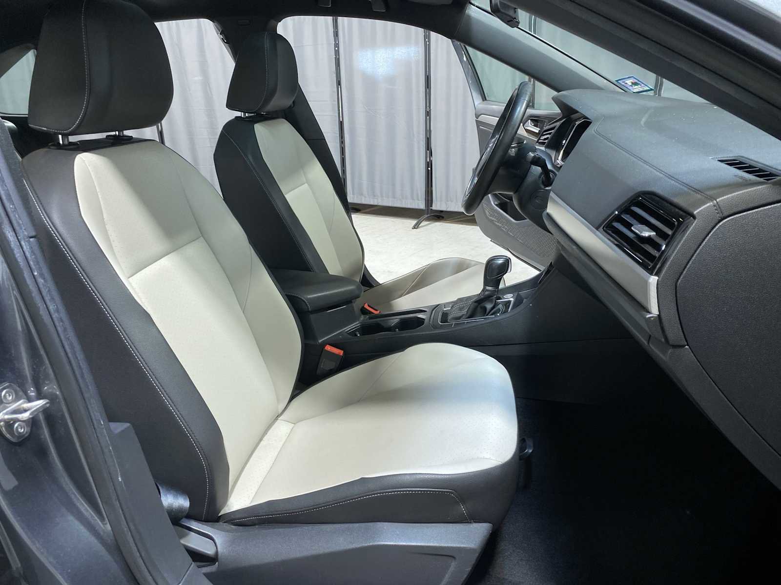Used 2019 Volkswagen Jetta R-Line w/ R-Line Cold Weather Package FWD image 14