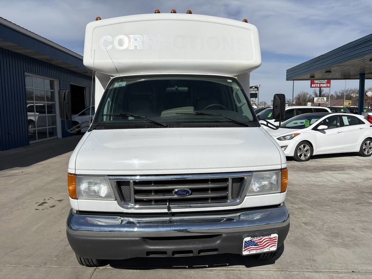 Used 2006 Ford E-450 and Econoline 450 RWD image 3