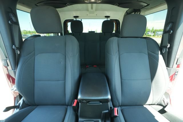 Used 2022 Jeep Wrangler Sport AWD/4WD image 32