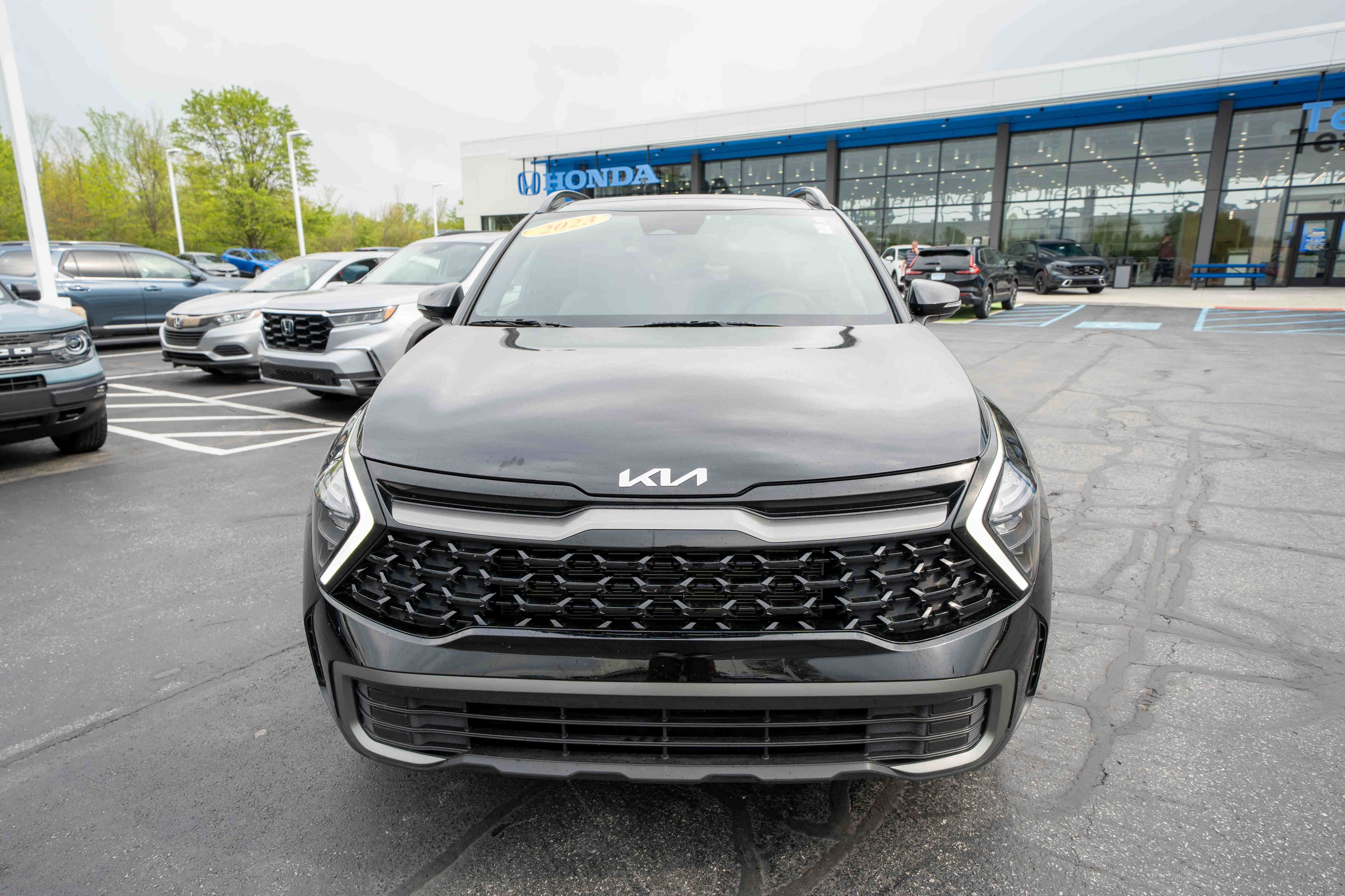Used 2023 Kia Sportage X-Line w/ X-Line Premium Package AWD/4WD image 2