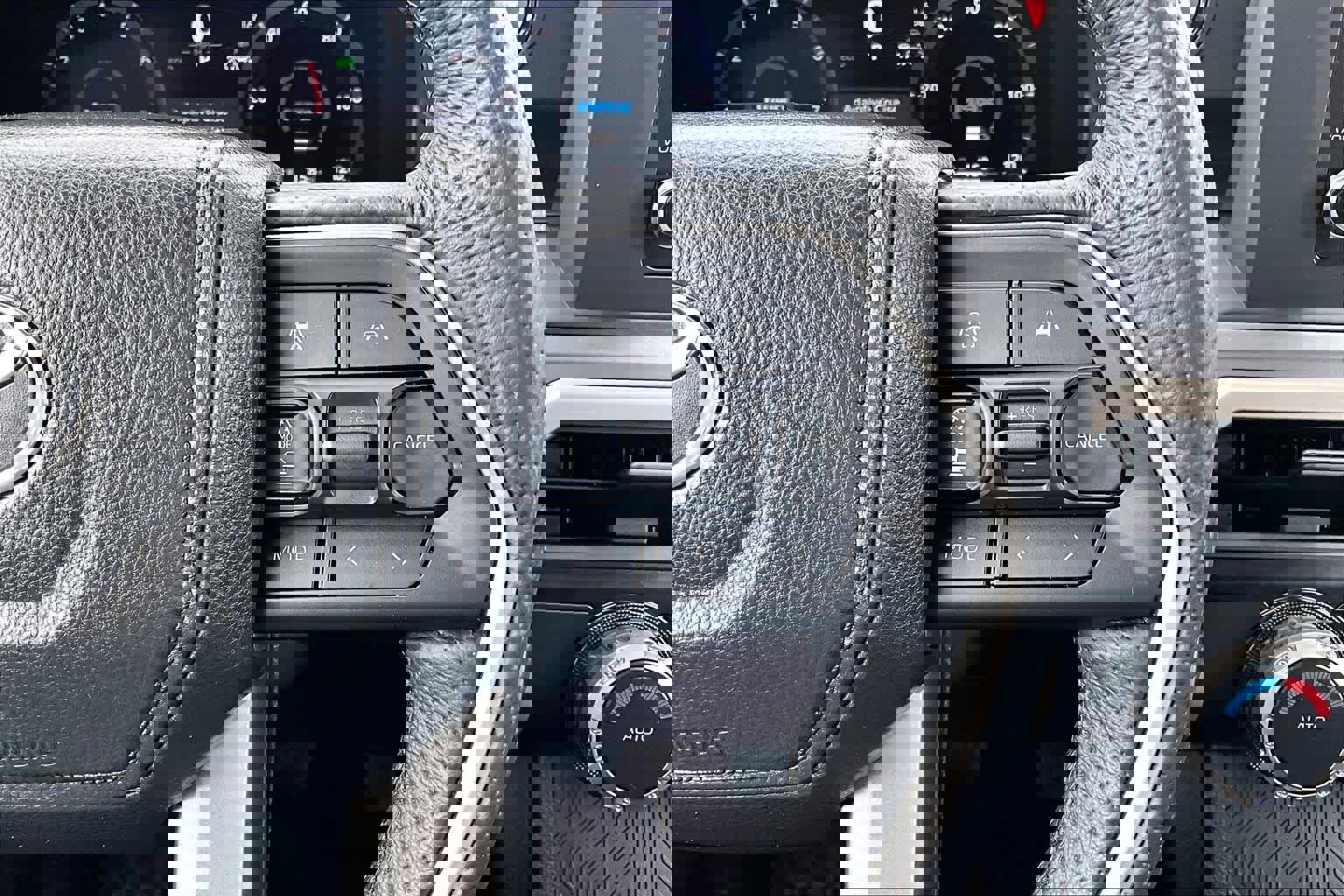 Used 2025 Toyota Tacoma TRD Off-Road image 25