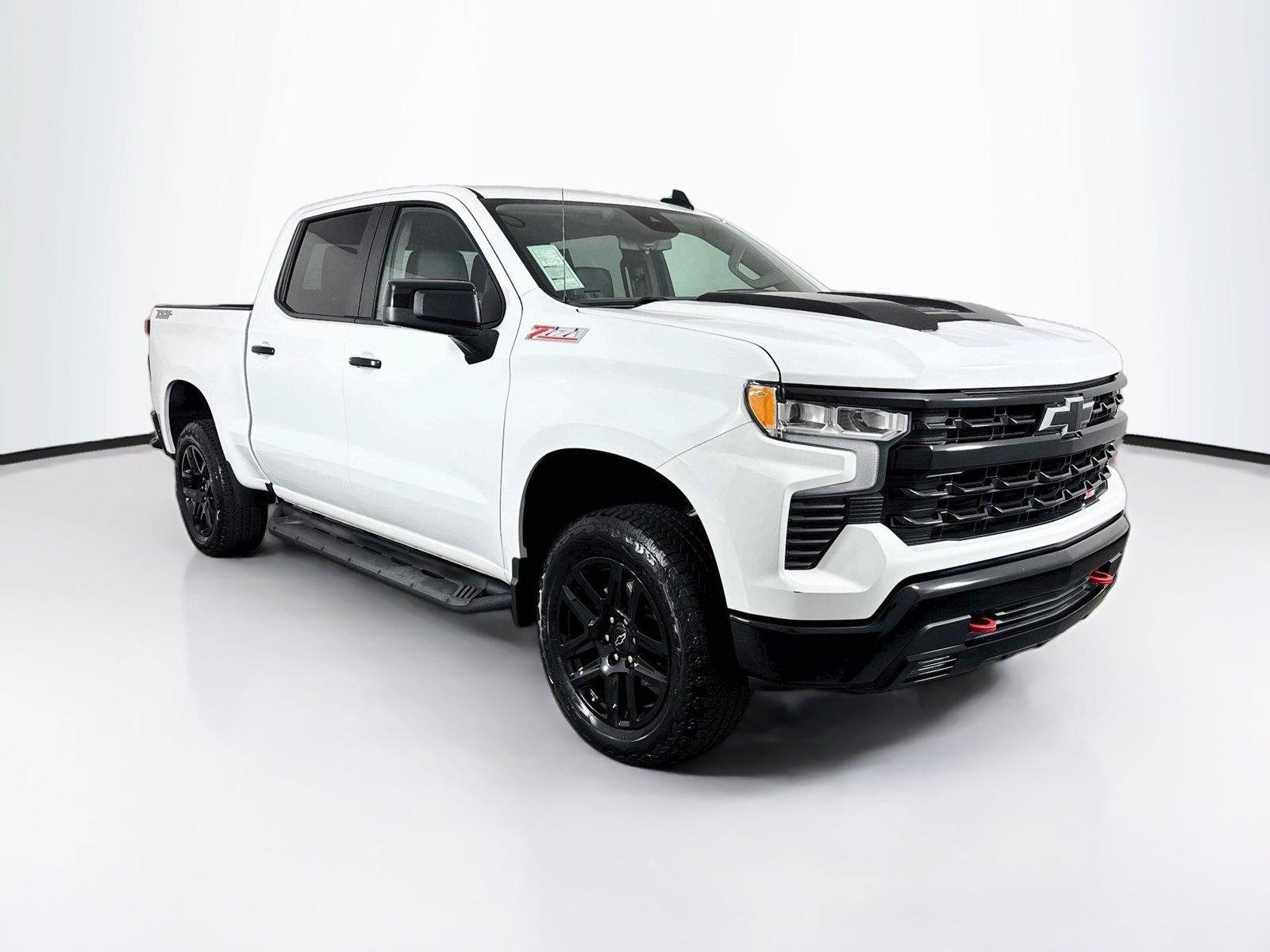 Used 2025 Chevrolet Silverado 1500 LT Trail Boss w/ Convenience Package II AWD/4WD image 10