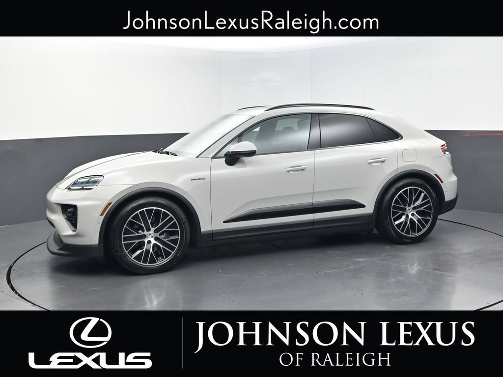 Used 2026 Porsche Macan 4 Electric AWD/4WD image 2