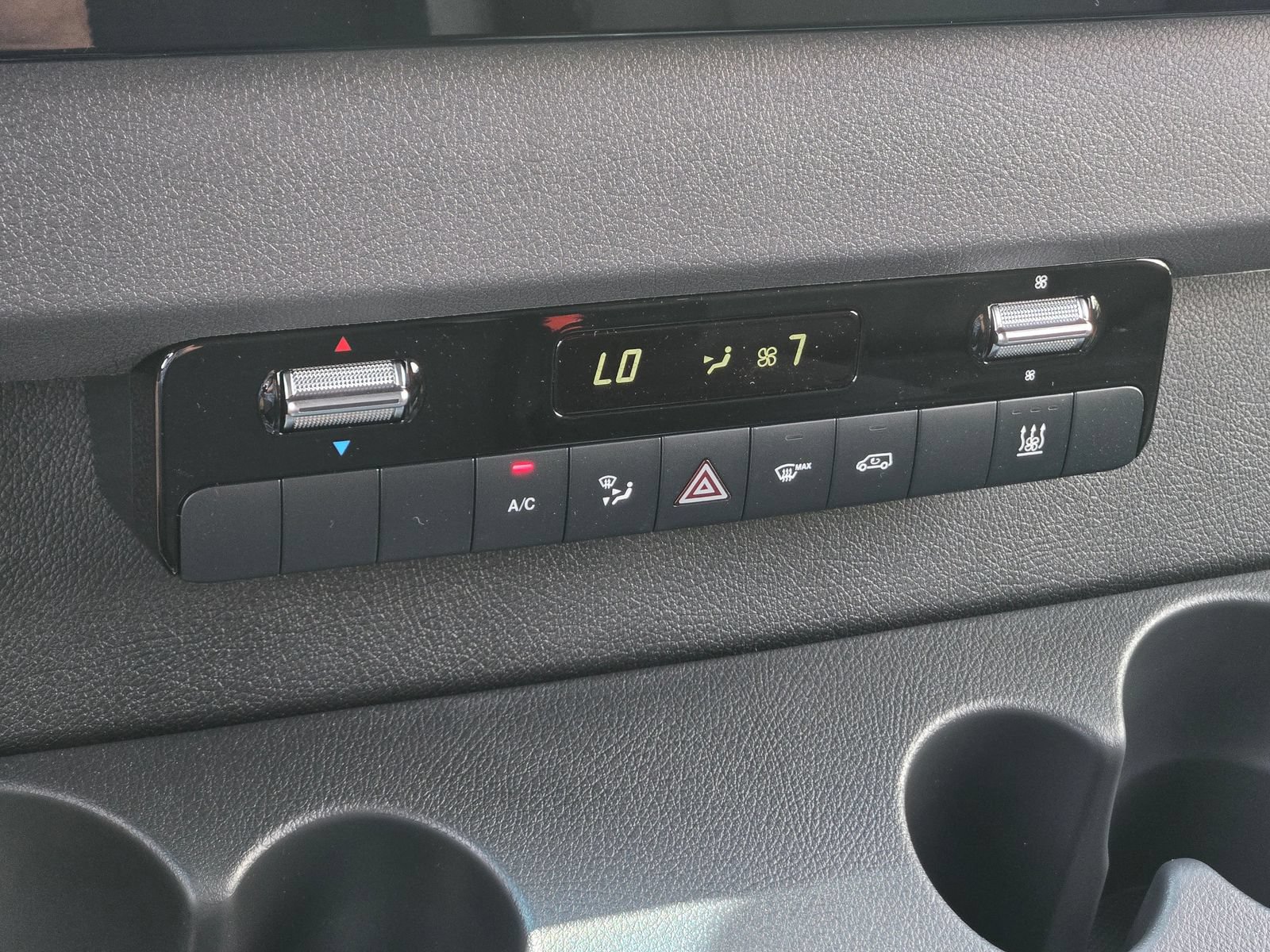 New 2025 Mercedes-Benz eSprinter 170 Cargo image 26