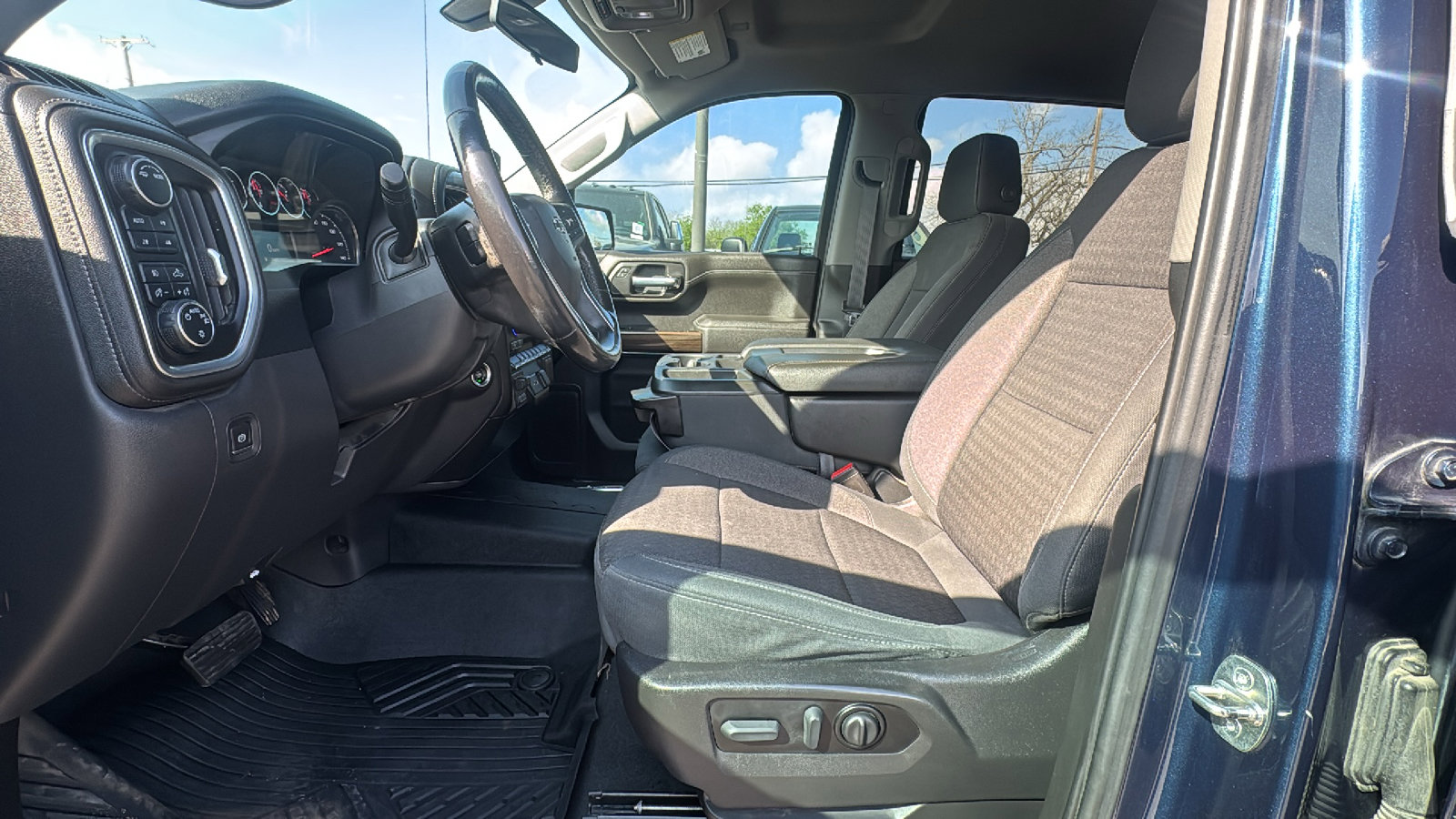 Used 2021 Chevrolet Silverado 1500 RST image 8