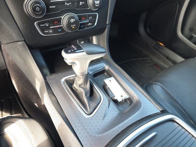 Used 2017 Dodge Charger SXT w/ AWD Plus Group image 28