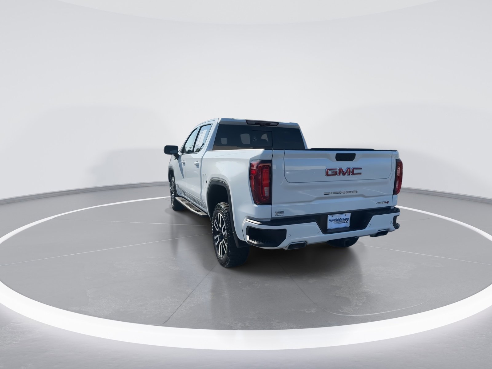 Used 2024 GMC Sierra 1500 AT4 w/ Technology Package image 7