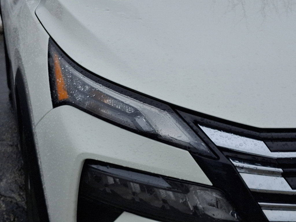 Used 2024 Nissan Rogue S image 4