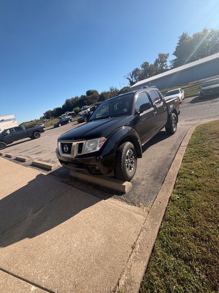 Used 2018 Nissan Frontier PRO-4X AWD/4WD image 1