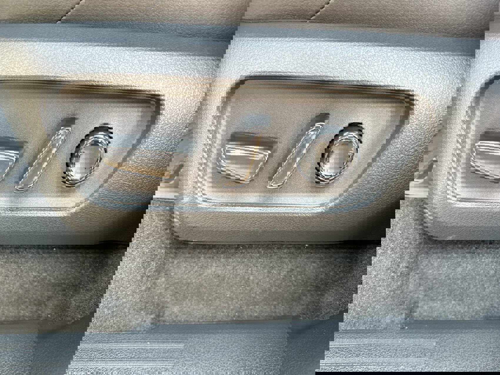 Used 2025 Toyota 4Runner TRD Off-Road Premium image 12